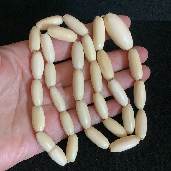 Vintage genuine ivory beads necklace. - Picture 1 of 12